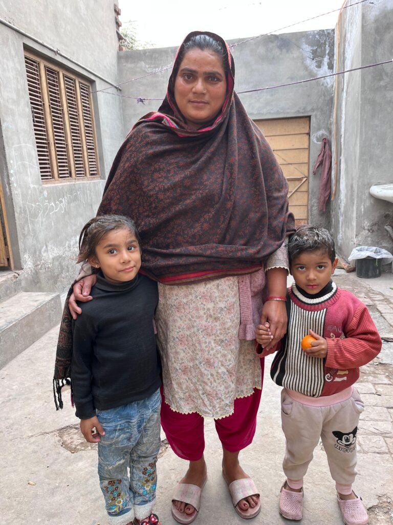 Dilawer's Family SP-0010