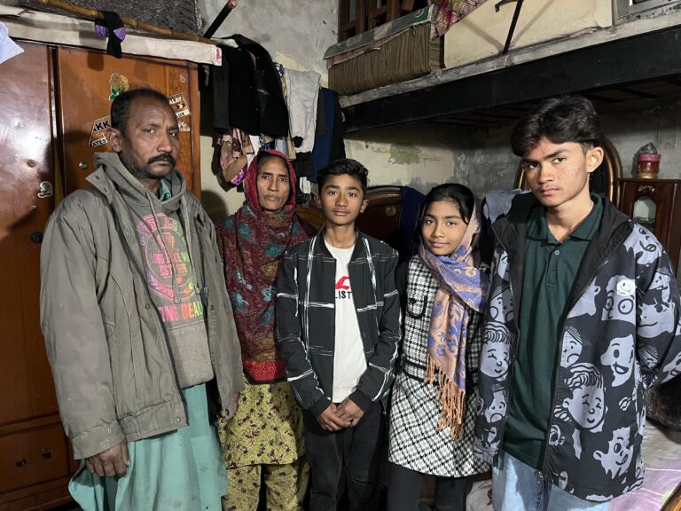 Moris's Family SP-0004